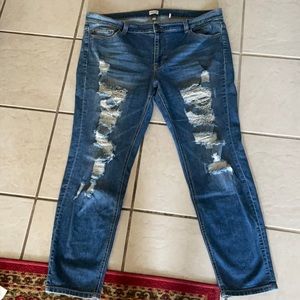 Sneak Peek Sexy Boyfriend Cut Jeans Distressed
